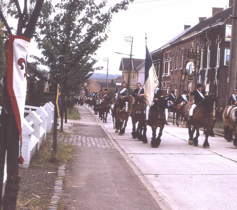 procession04.JPG
